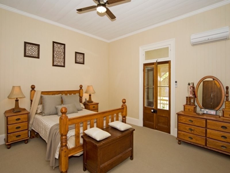 52 Chermside Road, Eastern Heights QLD 4305