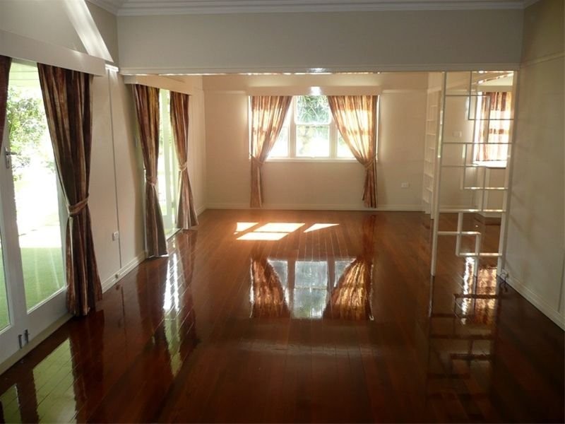 120 Lobb Street, Churchill QLD 4305