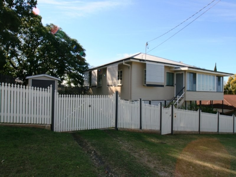 10 Ferguson Street, North Ipswich QLD 4305