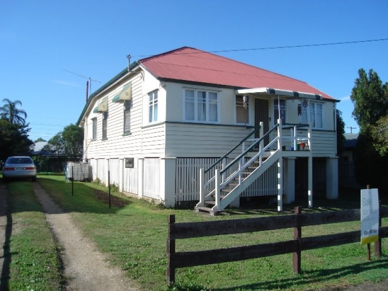 56 Macquarie Street, Silkstone QLD 4304