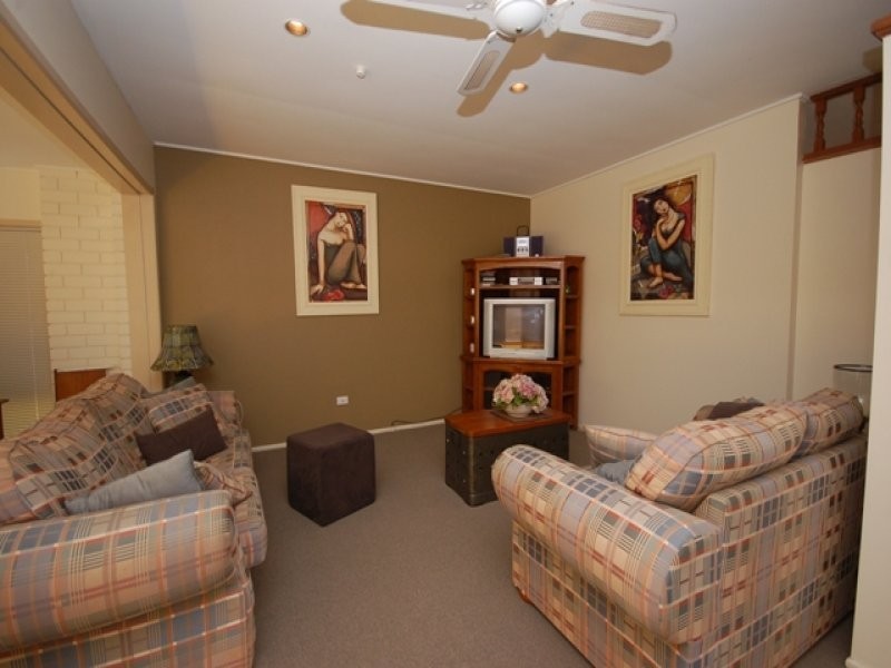 6 Gwendoline Street, Raceview QLD 4305