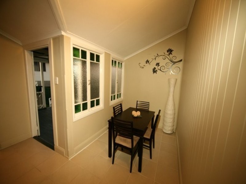 64 Queen Street, Blackstone QLD 4304