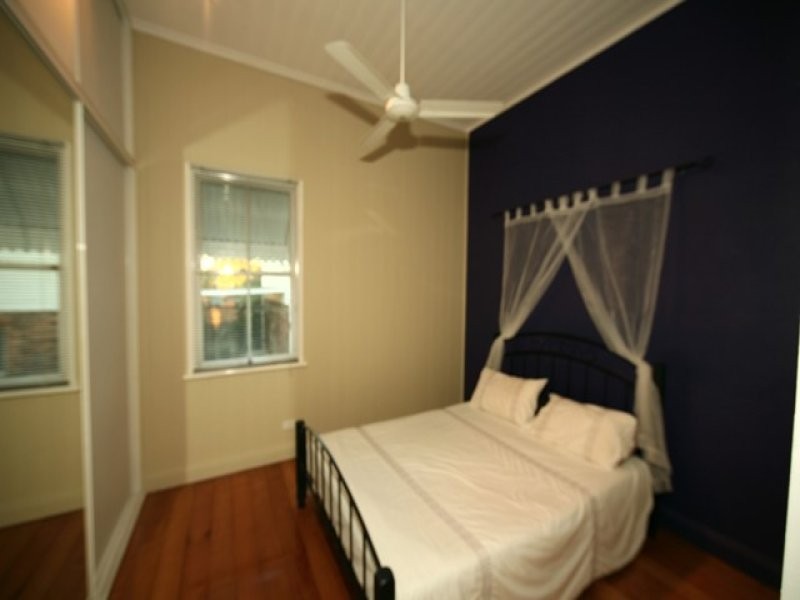 64 Queen Street, Blackstone QLD 4304