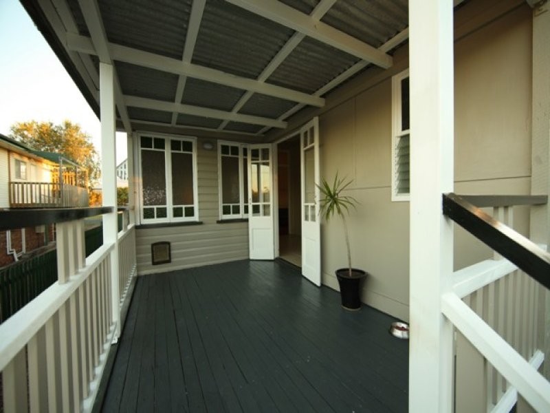 64 Queen Street, Blackstone QLD 4304