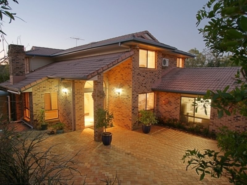 1 St Ives Court, Karana Downs QLD 4306