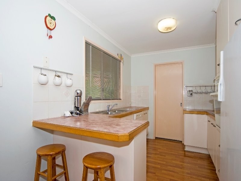 2 Lakewood Court, Flinders View QLD 4305