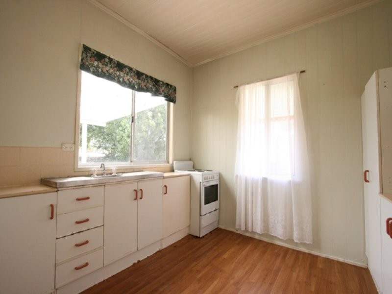 41 Queen Street, Blackstone QLD 4304