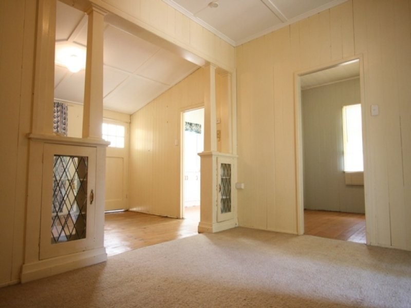 41 Queen Street, Blackstone QLD 4304