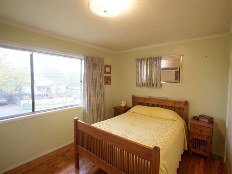 37 Caroline Street, Riverview QLD 4303