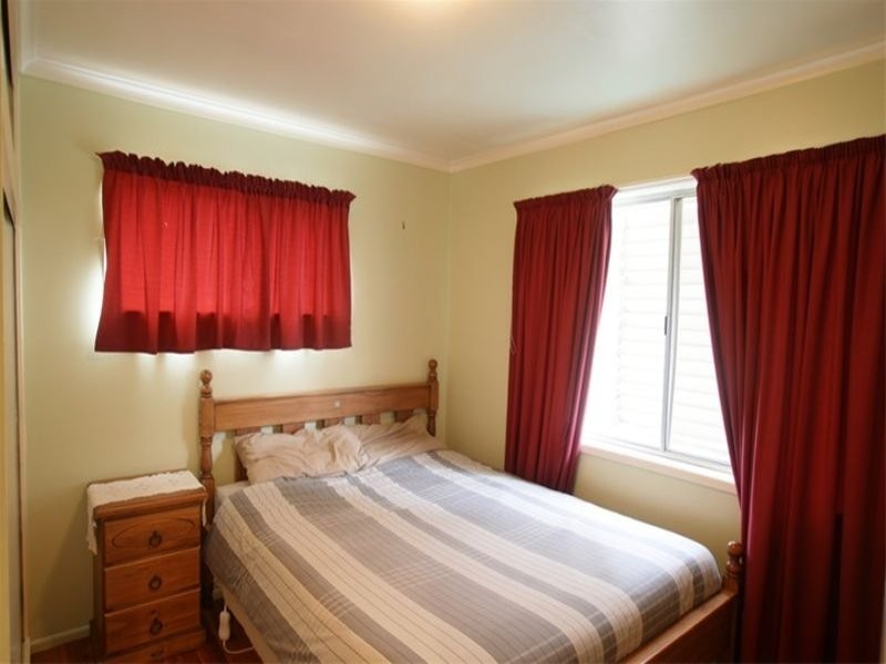 37 Caroline Street, Riverview QLD 4303