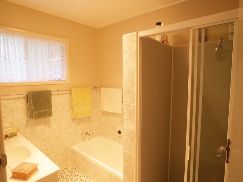 37 Caroline Street, Riverview QLD 4303