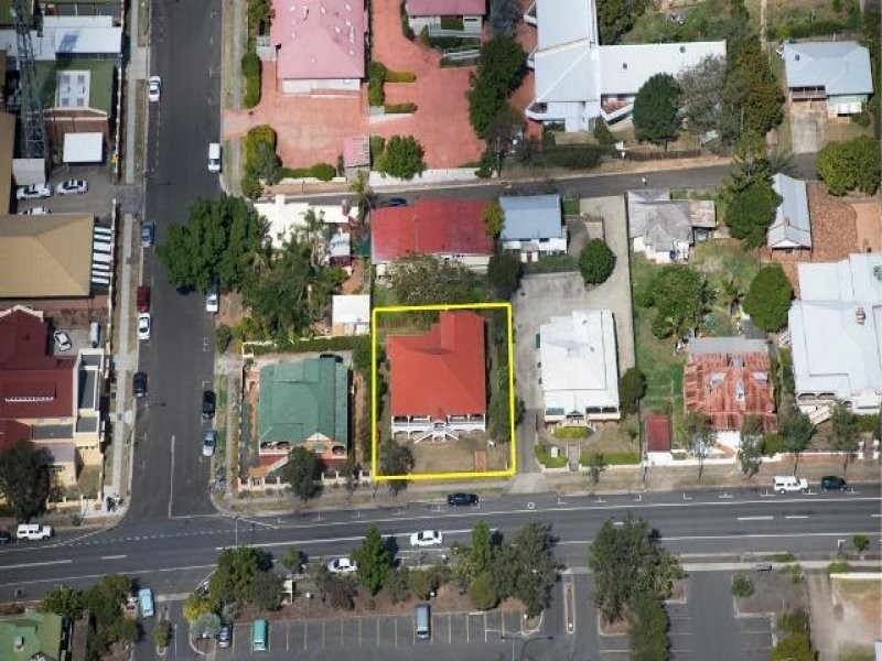 24 Roderick Street, Ipswich QLD 4305