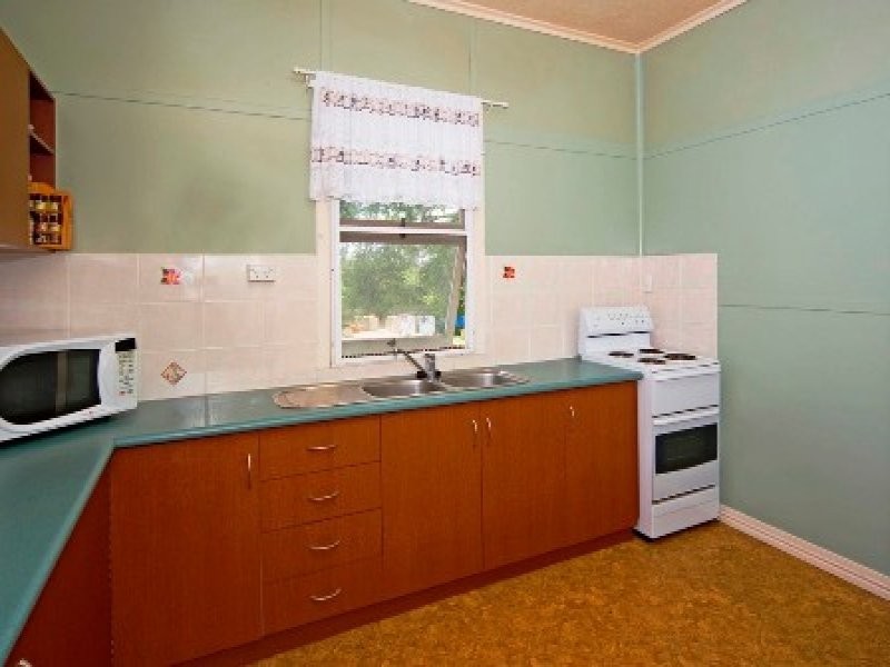 42 Alice Street, Silkstone QLD 4304