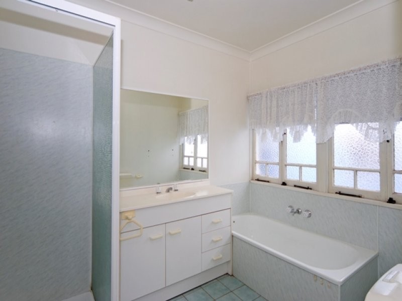 23 Moffatt Street, Ipswich QLD 4305