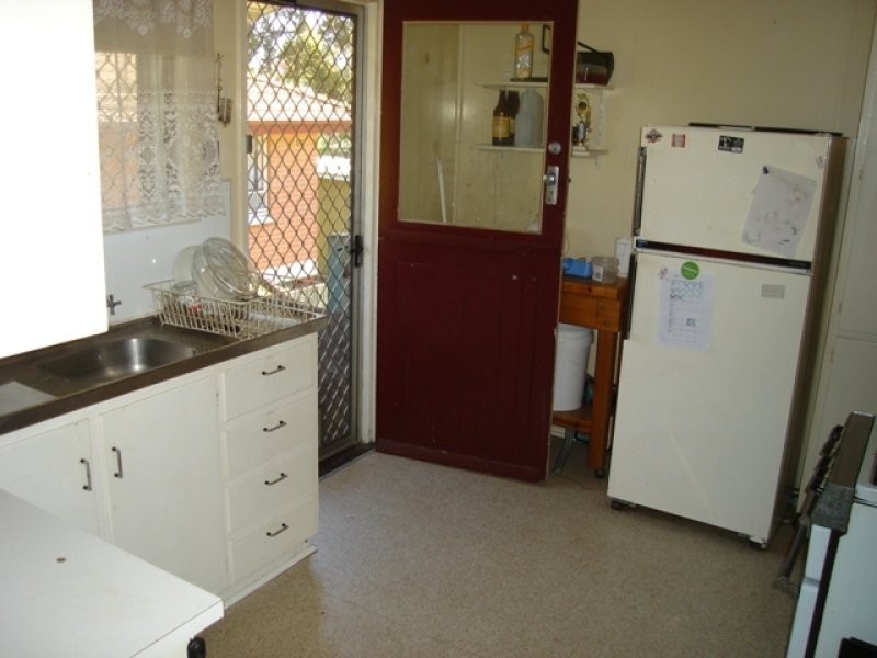 13 Maenporth Street, Leichhardt QLD 4305