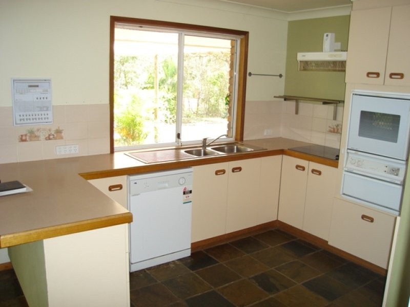 22 Belmore Court, Pine Mountain QLD 4306