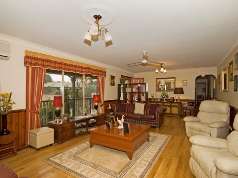 15 Laurel Court, Moores Pocket QLD 4305
