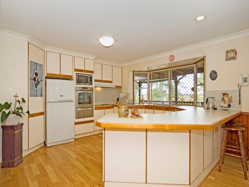15 Laurel Court, Moores Pocket QLD 4305