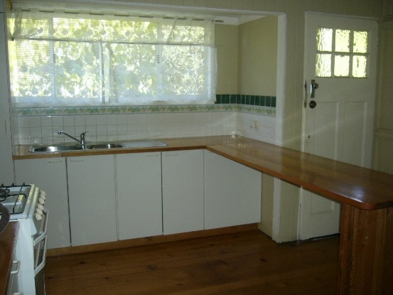 13 Salisbury Road, Ipswich QLD 4305