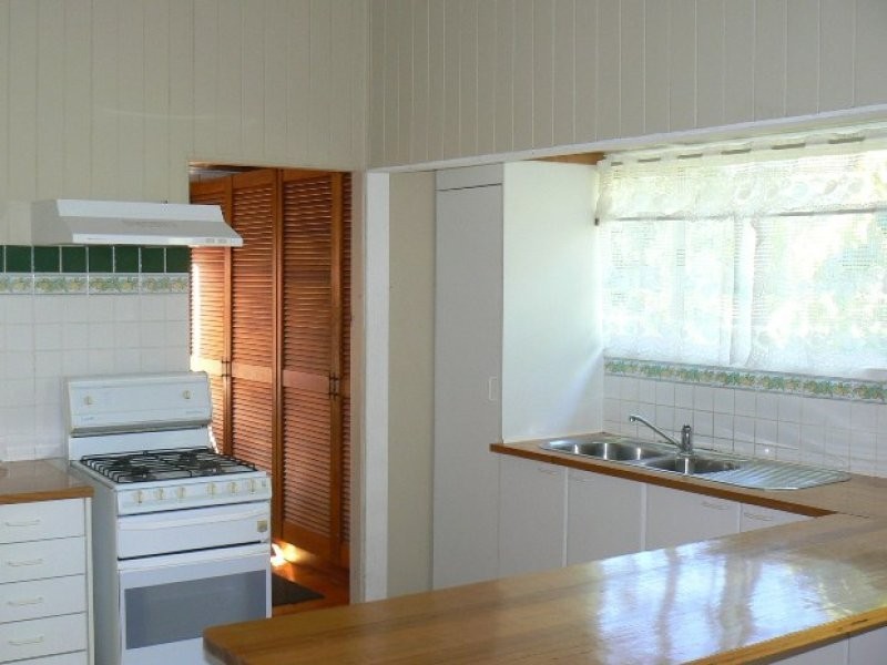 13 Salisbury Road, Ipswich QLD 4305