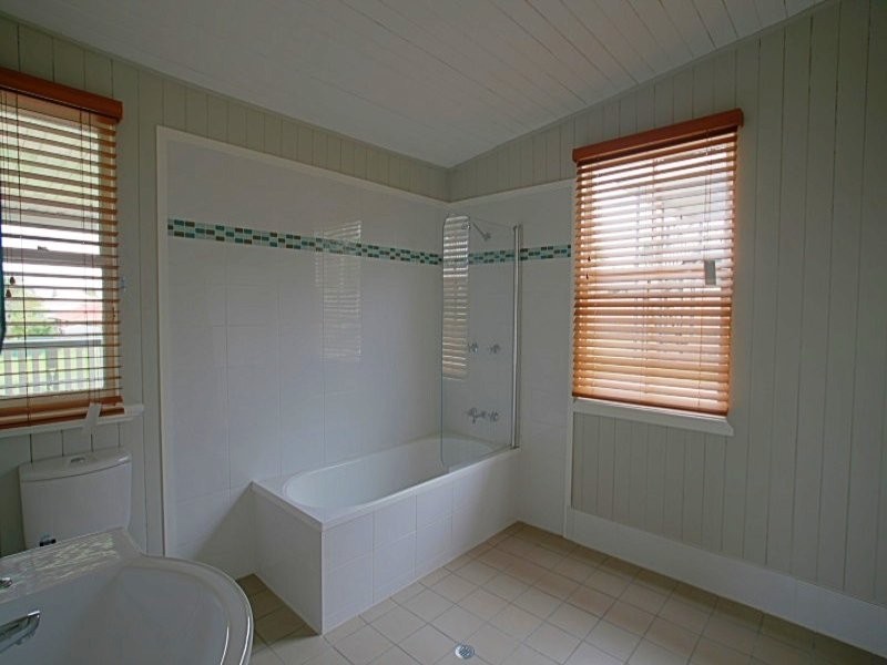 26 Whitehill Road, Newtown QLD 4305