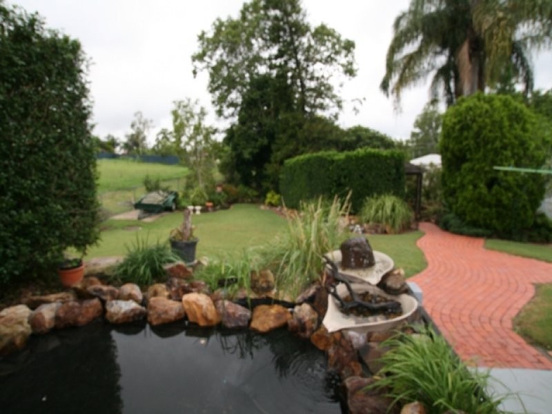 7 Johnston Street, Silkstone QLD 4304