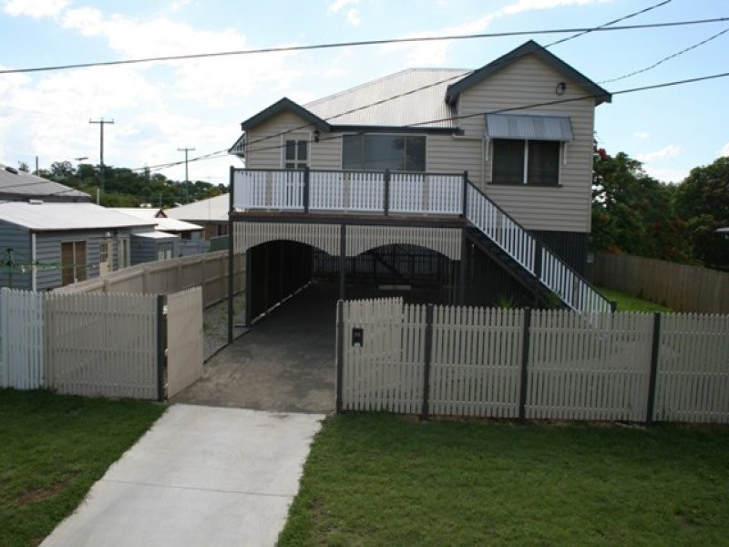 33 Queen Street, Newtown QLD 4305