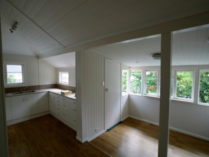 33 Queen Street, Newtown QLD 4305