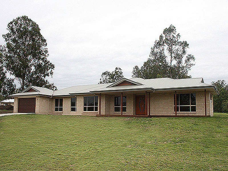 1 Chestnut Drive, Pine Mountain QLD 4306