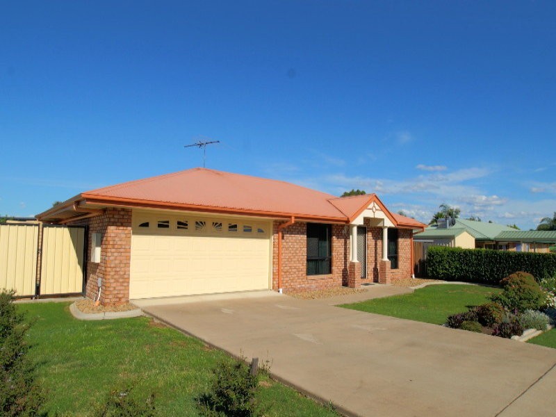 27 Dellvene Crescent, Rosewood QLD 4340