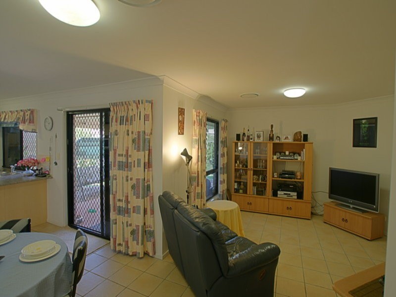 27 Dellvene Crescent, Rosewood QLD 4340