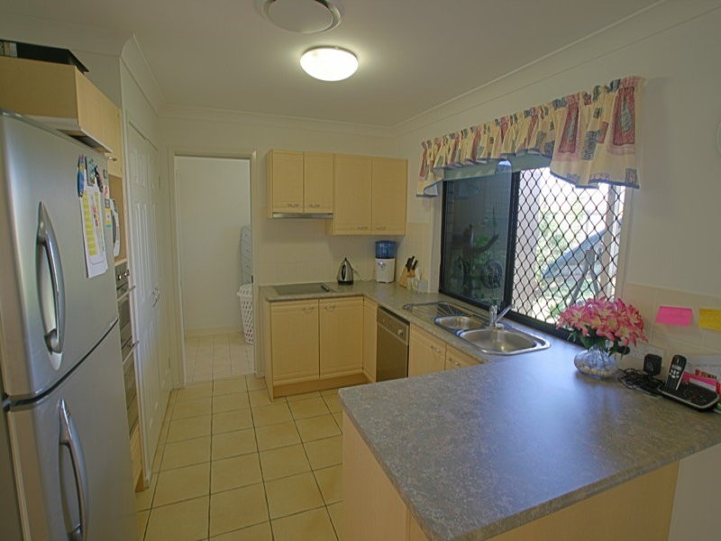27 Dellvene Crescent, Rosewood QLD 4340