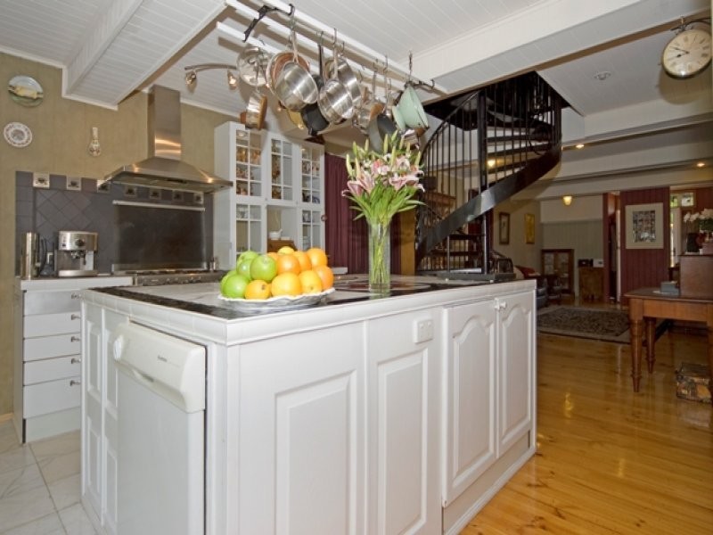 30 Whitehill Road, Newtown QLD 4305