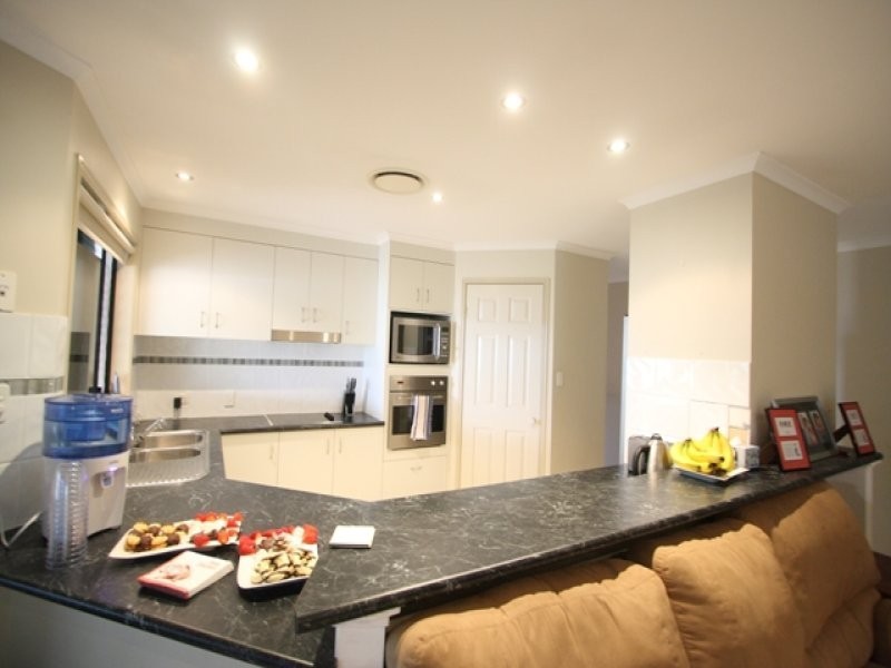 74 Kensington Drive, Flinders View QLD 4305