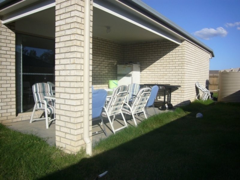 18 Burswood Close, Wulkuraka QLD 4305