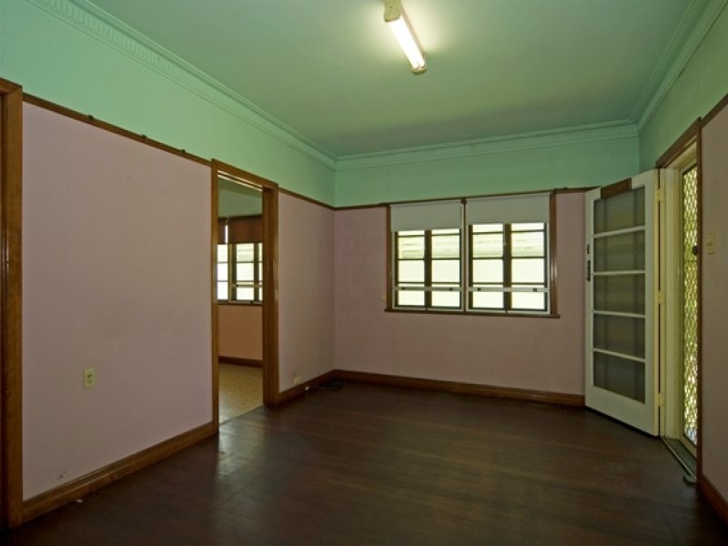 3 Irvine Street, East Ipswich QLD 4305