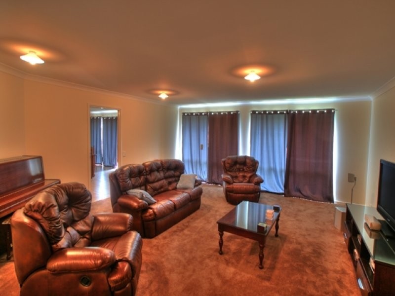 21 Doyle Street, Silkstone QLD 4304