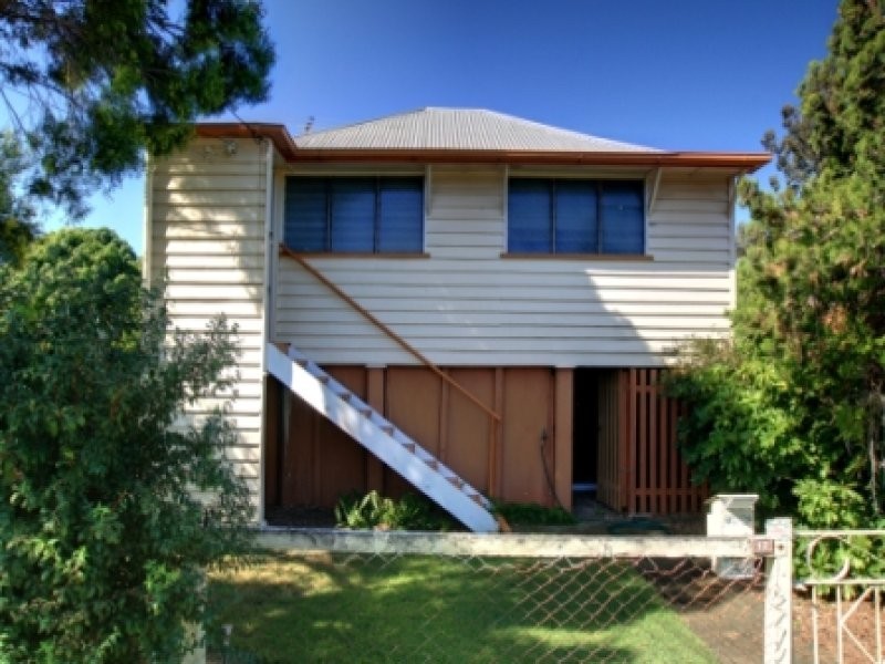 12 North Street, North Ipswich QLD 4305