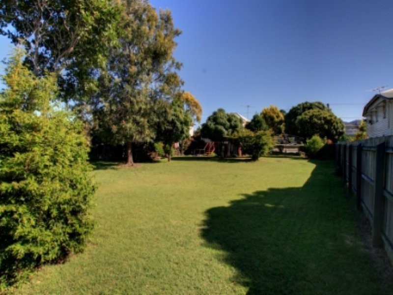 12 North Street, North Ipswich QLD 4305