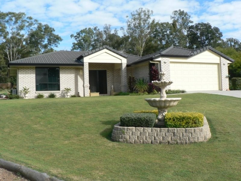 15 Pinto Place, Pine Mountain QLD 4306