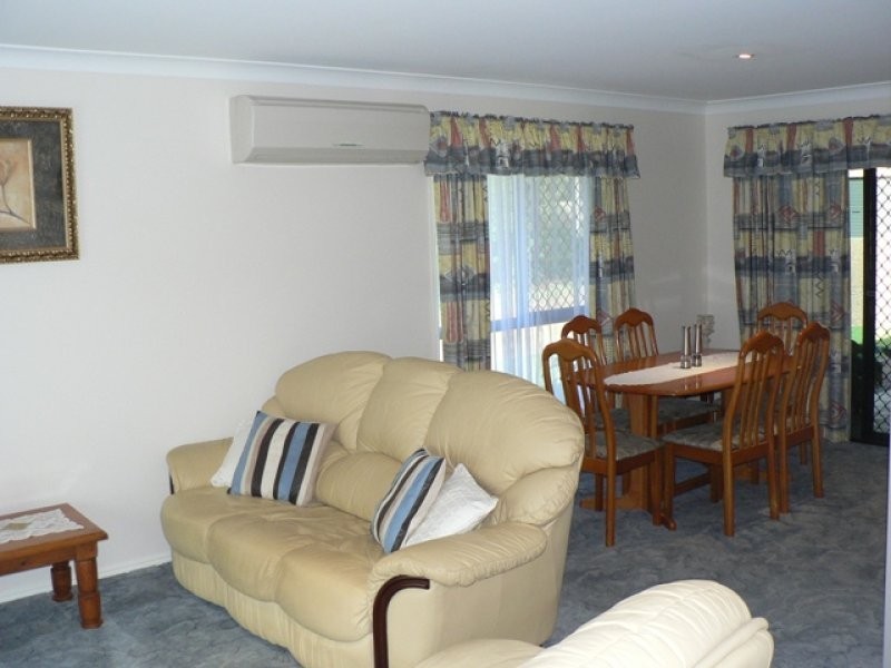 15 Pinto Place, Pine Mountain QLD 4306