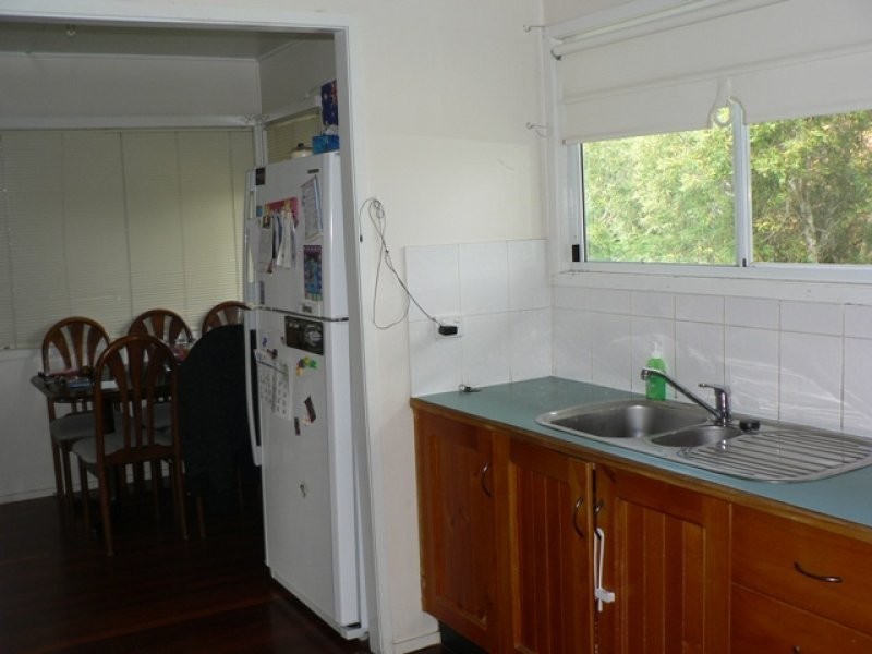 18 Peacock Street, One Mile QLD 4305