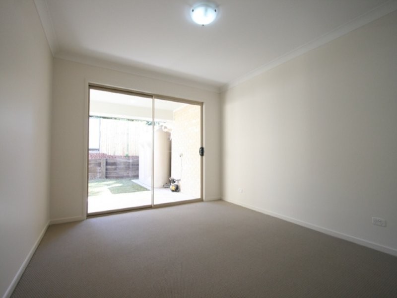 2/8A Wyman Street, Brassall QLD 4305