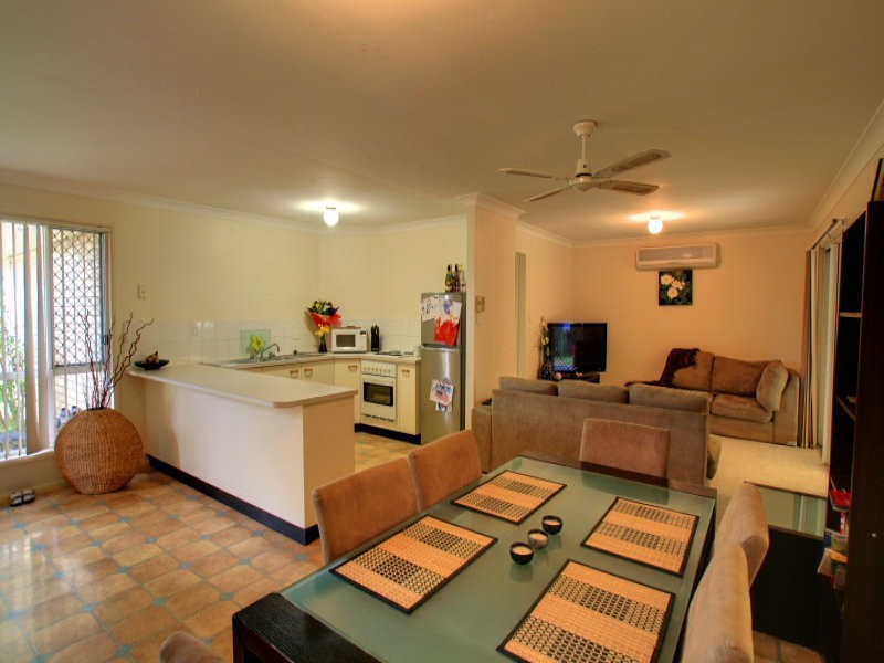 21 Oregon Close, Yamanto QLD 4305