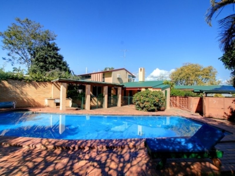 16 Turner Street, Eastern Heights QLD 4305