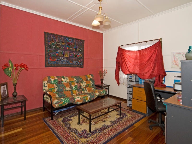 9 Doyle Street, Silkstone QLD 4304