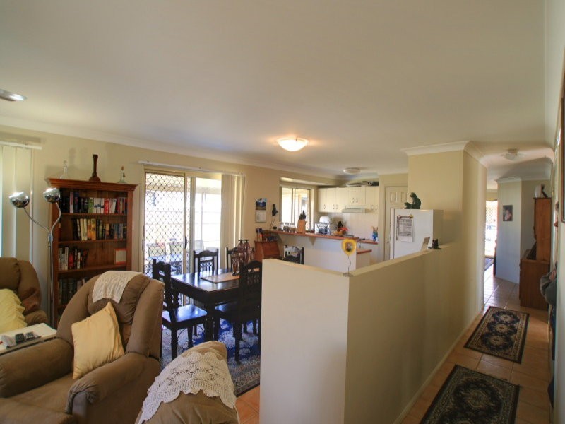 28 Banksia Drive, Raceview QLD 4305