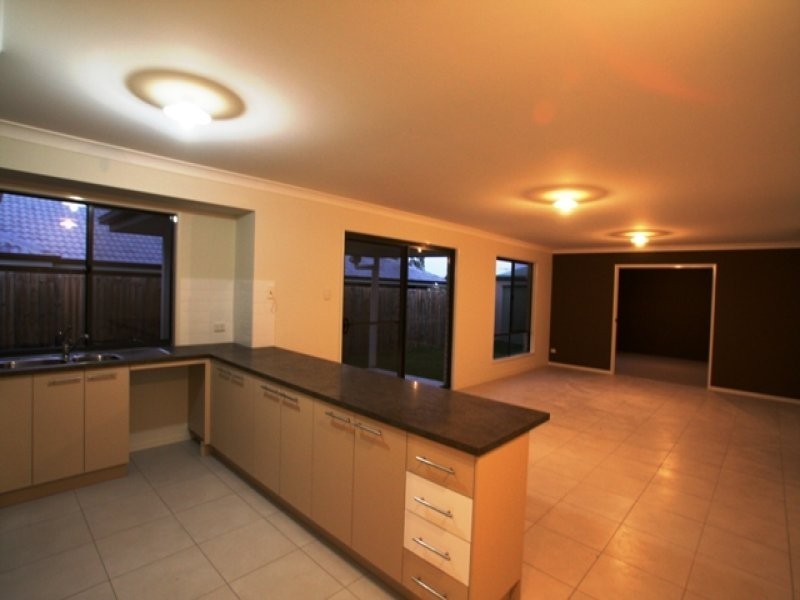 148 Berry Street, Yamanto QLD 4305