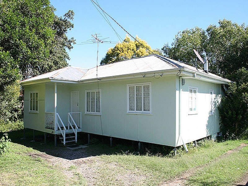35 Doyle Street, Silkstone QLD 4304