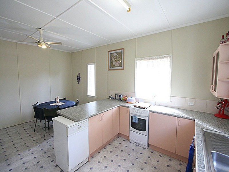35 Doyle Street, Silkstone QLD 4304